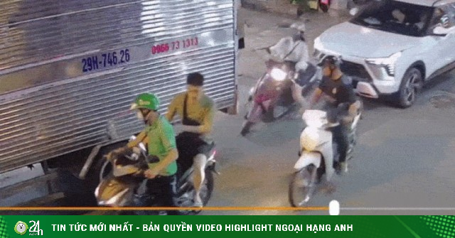 Đâm loạt xe ở Hà Nội, nữ tài xế hoảng loạn, gục trên vô lăng