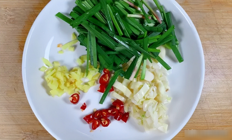 Loại thịt dân dã, giá rẻ, giàu dinh dưỡng, tốt xương, bổ máu, ăn nhiều không lo tăng cân, xào cay cực thơm - 5