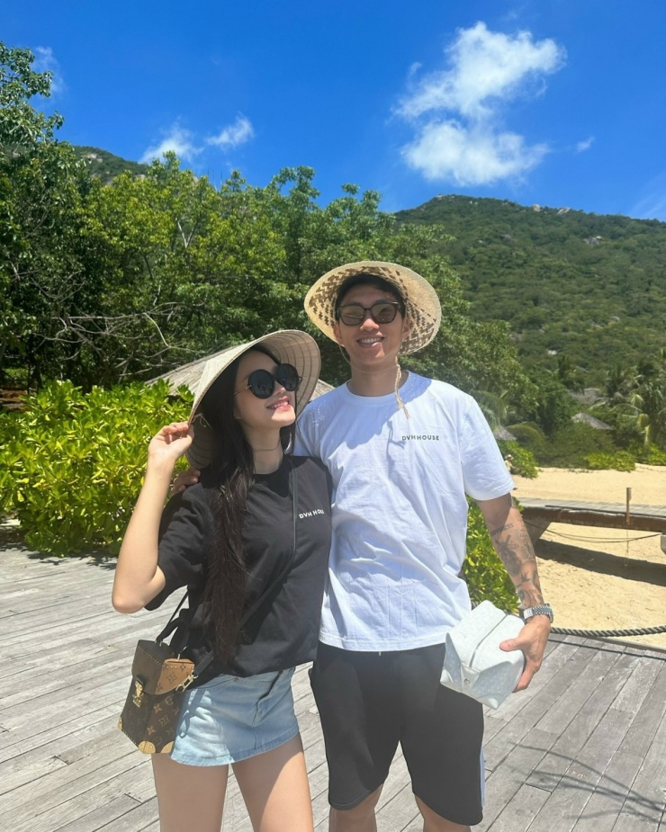 Doãn Hải My - Đoàn Văn Hậu diện đồ đôi xuống phố - 3