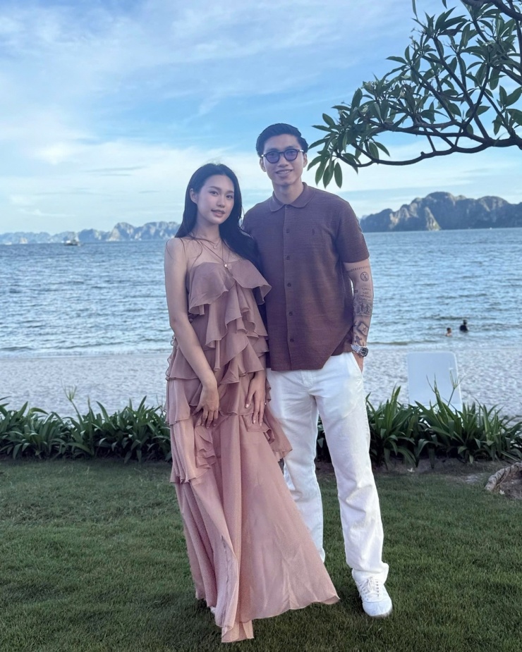 Doãn Hải My - Đoàn Văn Hậu diện đồ đôi xuống phố - 5