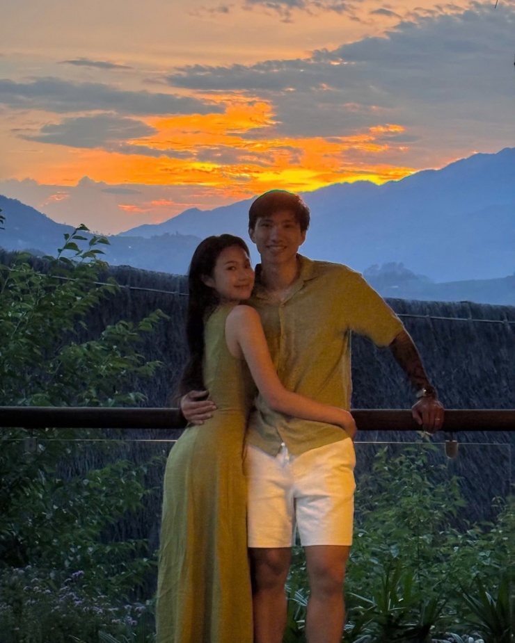 Doãn Hải My - Đoàn Văn Hậu diện đồ đôi xuống phố - 6