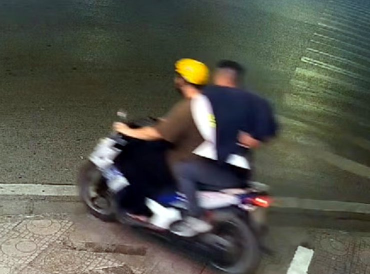 Biết tin mời cưới qua mạng, 2 thanh niên lẻn đến bê trộm hòm tiền mừng chứa gần 320 triệu - 2