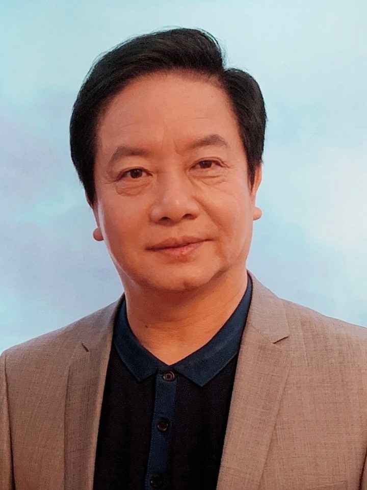 Uông Việt chuyển sang công tác giảng dạy.