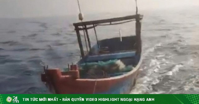 Cứu sống người đàn ông trôi dạt trên biển suốt 24 giờ ở Đắk Lắk