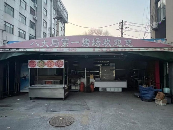 Sau cơn sốt 'thịt nướng Truy Bác' năm 2023, nhiều hàng quán hiện phủ bụi hoặc chỉ bán theo mùa vụ.