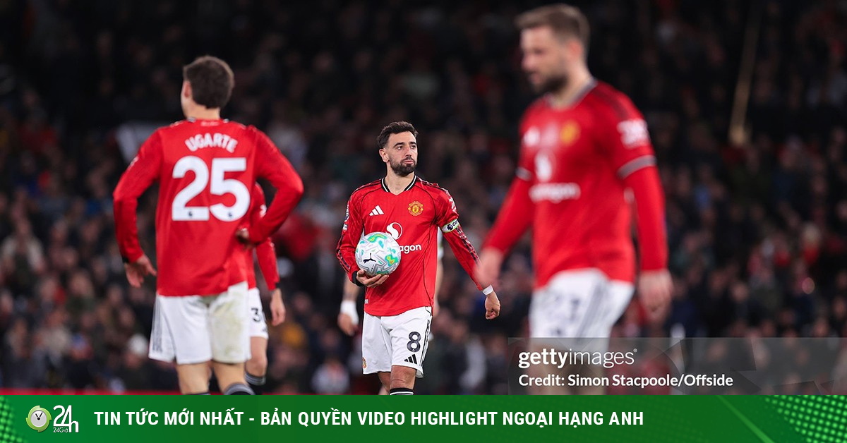 MU thua sốc sau 24 ngày nghỉ: Carrick mắc 2 sai lầm nghiêm trọng