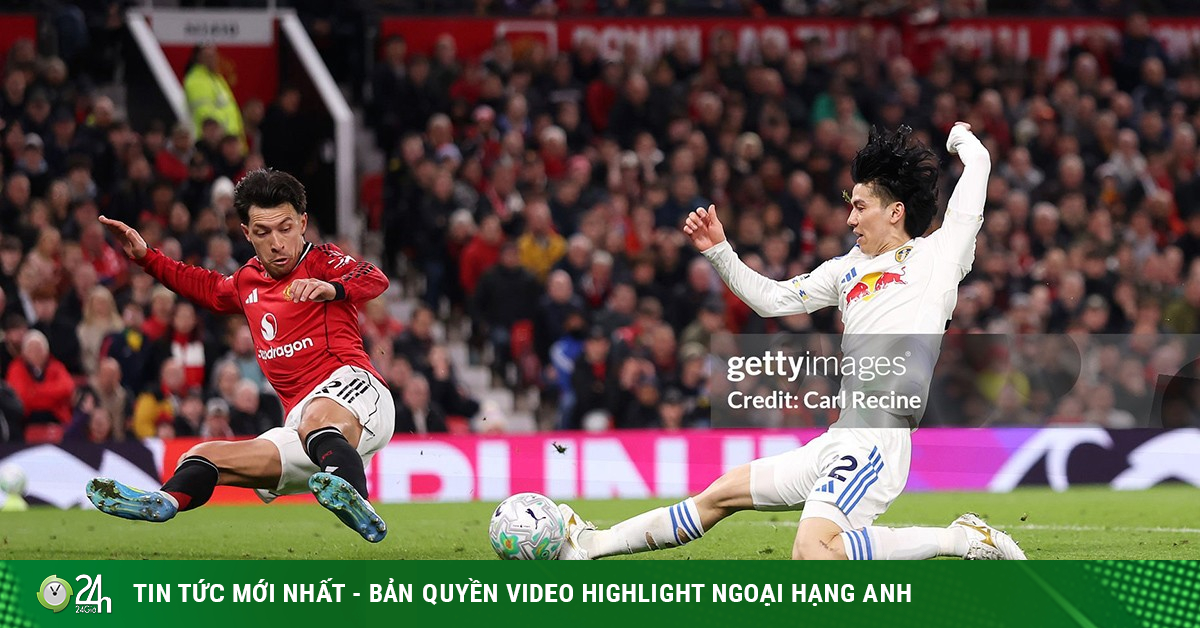 Sao MU Martinez cứu thua không tưởng, bị thẻ đỏ vì giật tóc phi thể thao