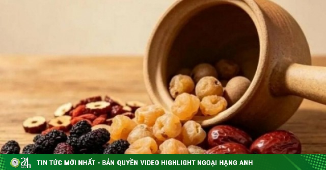 Dâu tằm tháng 4 'quý như nhân sâm': 5 cách dùng giúp bổ huyết, ngủ ngon