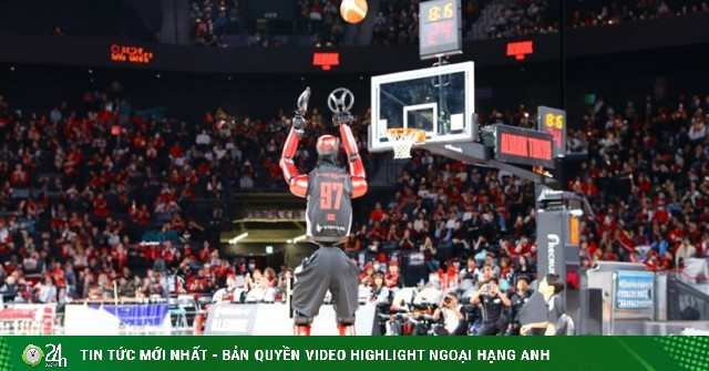 Robot CUE7 của Toyota "hóa" siêu sao bóng rổ, thách thức cả tuyển thủ NBA
