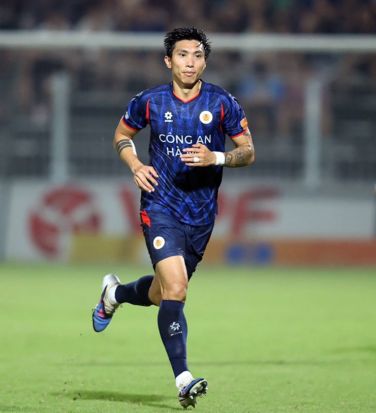 Đoàn Văn Hậu liên tục gây chú ý trong thời gian qua.