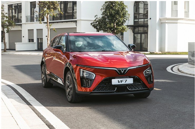 N&ecirc;n mua Mazda CX-5 hay VinFast VF7 tốt hơn? - 1