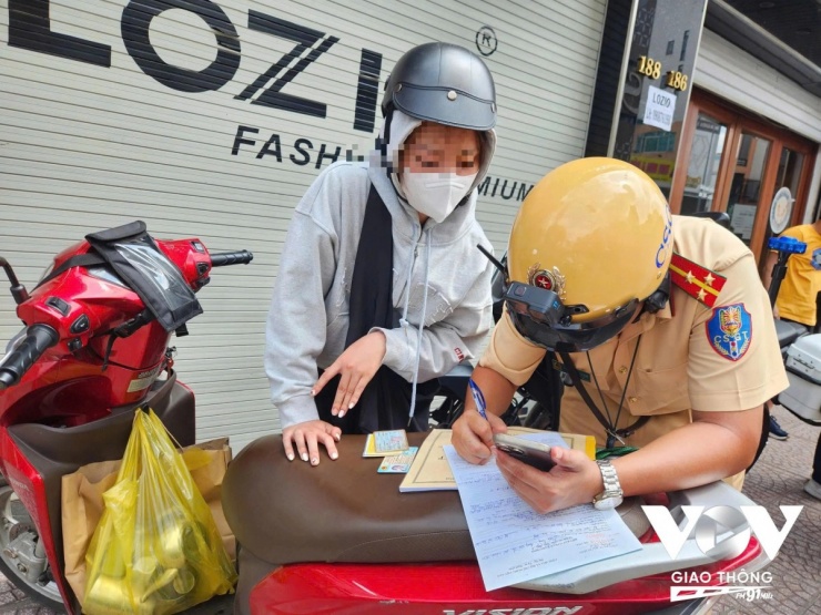 Hiện nay, lực lượng CSGT được phép xử phạt vi phạm hành chính tại chỗ với mức tối đa 500.000 đồng.