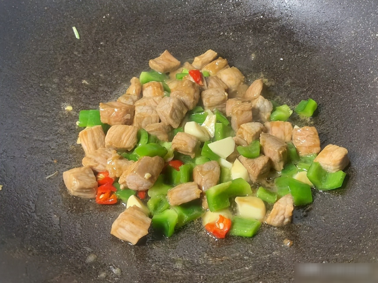 Đừng chỉ ăn sống, loại củ giòn ngọt này đem xào thịt thăn thành món ngon thanh nhiệt, ăn nhiều không sợ béo - 4