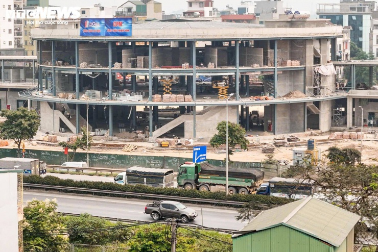 Hiện nay, khối nhà chính với thiết kế hình tròn cơ bản hoàn thành phần thô.