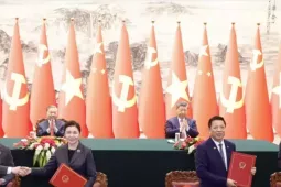 Việt Nam – Trung Quốc ký kết nhiều văn kiện hợp tác