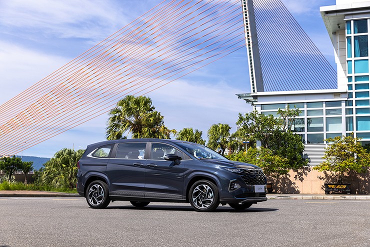 Giá xe Hyundai Custin cập nhật tháng 4/2026 - 2