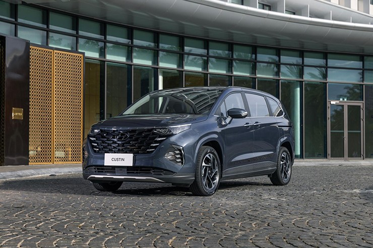 Giá xe Hyundai Custin cập nhật tháng 4/2026 - 3