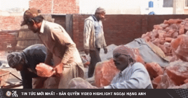 Bên trong mỏ muối hồng Himalaya lớn nhất thế giới, tạo ra 400.000 tấn mỗi năm
