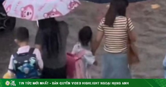 Nhìn cách 3 đứa trẻ qua đường, ai cũng nhận ra 3 quan điểm giáo dục con trái ngược