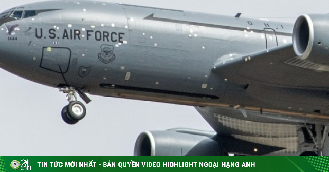Bí mật loại băng dính vá thân máy bay Boeing KC-135 trở về từ Trung Đông