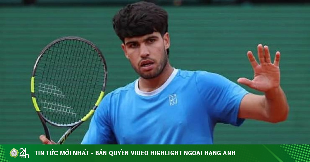 Tennis đỉnh cao: Alcaraz "trao" chiến thắng cho đối thủ, Zverev phô diễn sức mạnh