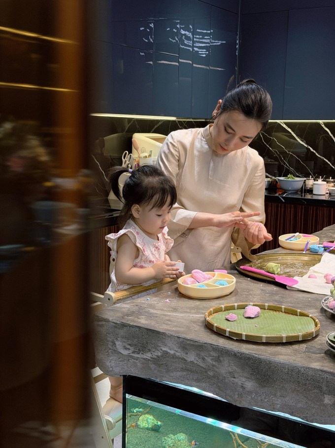 Phương Oanh cùng các con làm bánh trôi, bánh chay mừng Tết Hàn thực - 2