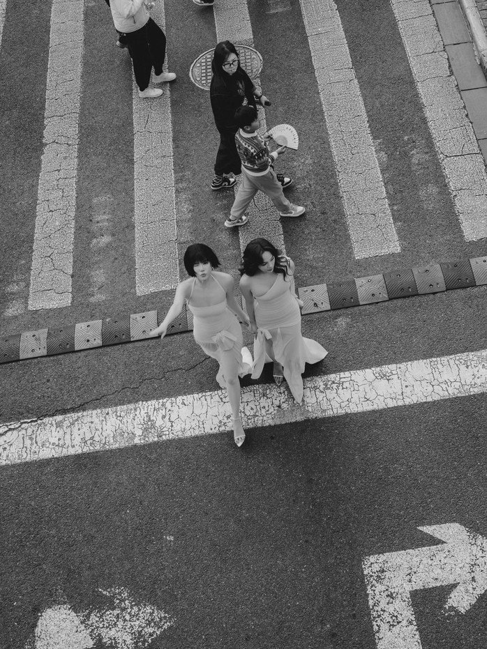 Minh Hằng "đọ dáng" Ngọc Trinh, "Chị chị em em 2" hội ngộ - 9