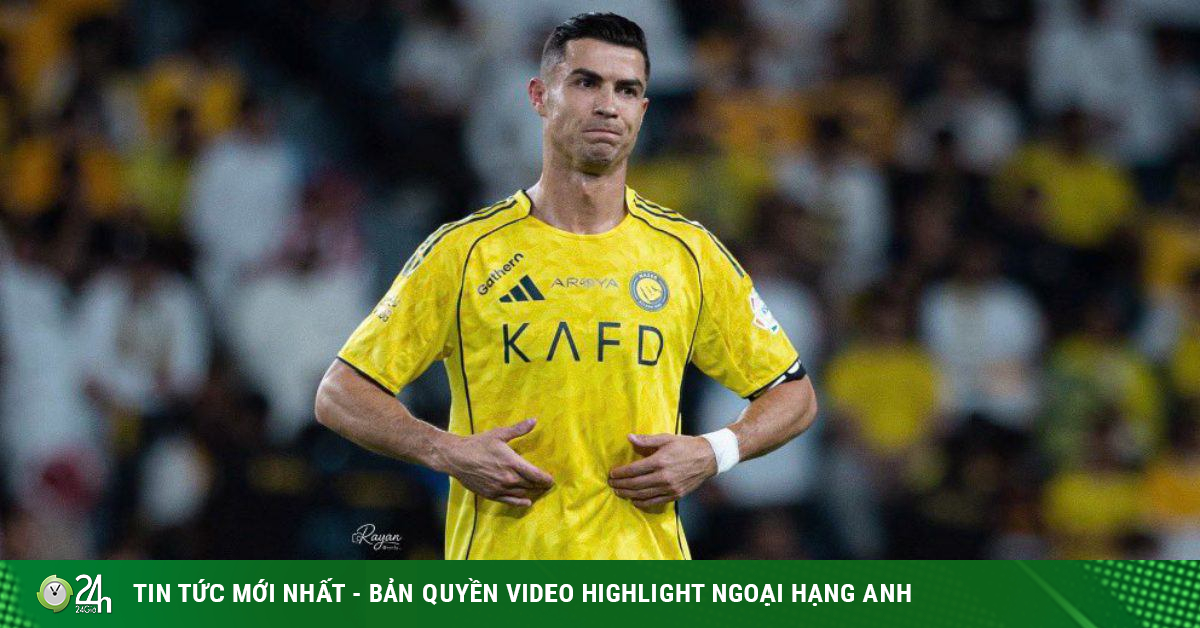 Ngỡ ngàng Ronaldo bị nôn mửa: Fan lo sốt vó, tình trạng sức khỏe ra sao?