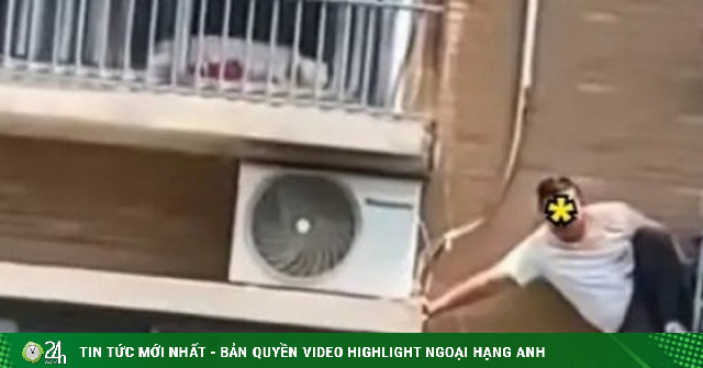 Đu bám ngoài ban công kêu cứu, người đàn ông lộ chuyện ngoại tình đáng xấu hổ