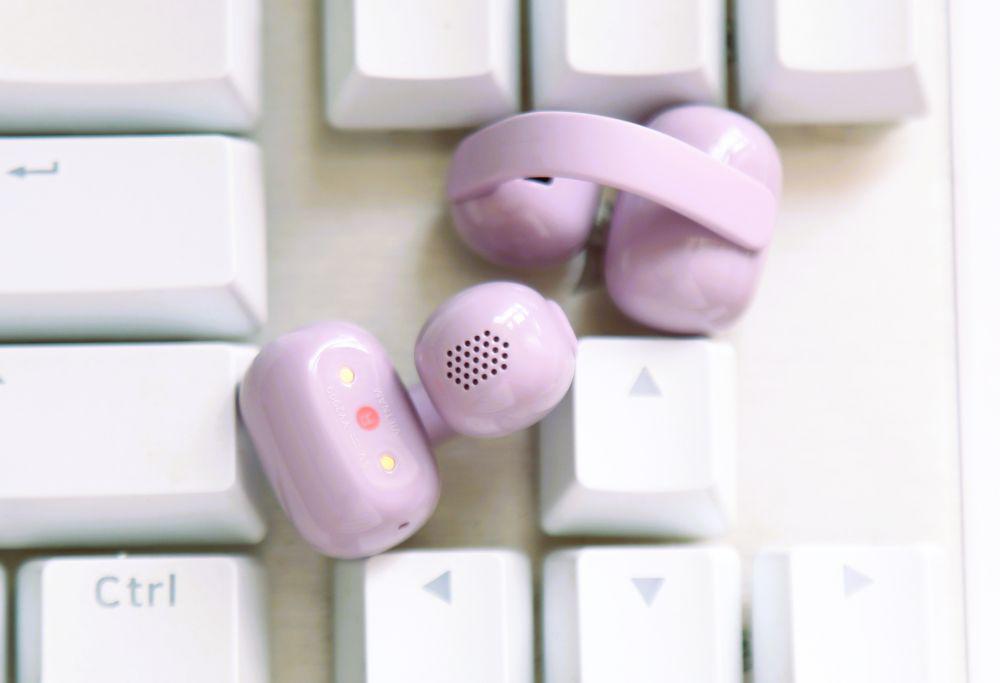 Sony Clip WF-LC900 dạng chữ C kẹp tai.