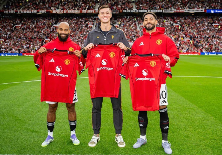 Cunha, Mbeumo và Sesko đều cập bến MU vào mùa hè năm ngoái