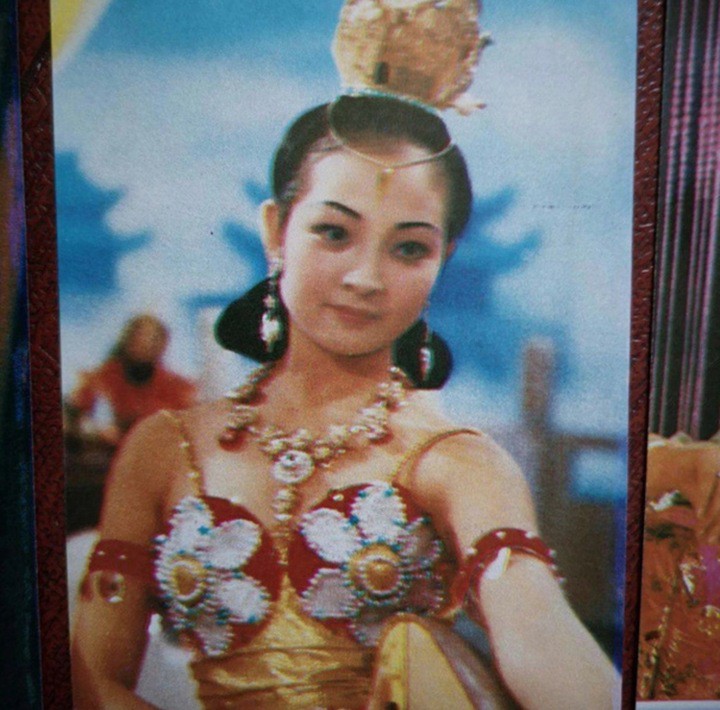 Mã Linh đóng vai cung nữ tiệc bàn đào trong "Tây du ký 1986".