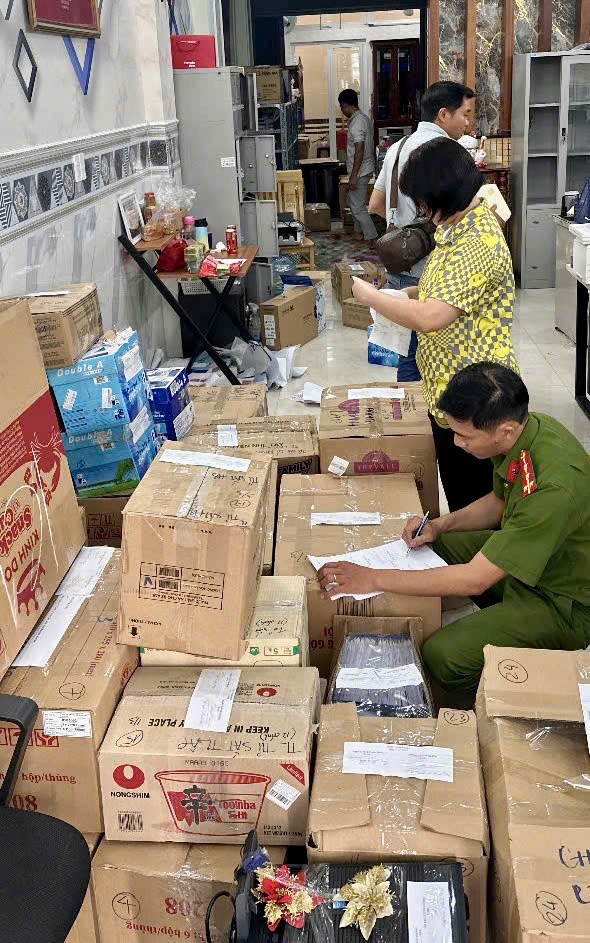 Công an TPHCM thu giữ nhiều tang vật, tài liệu