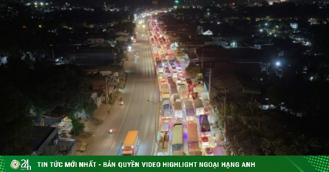 Quốc lộ nối TP HCM - Đồng Nai kẹt cứng ngày đêm