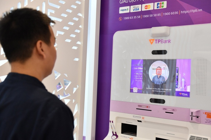 Chấm dứt chuyển tiền nhanh từ 500 triệu đồng/lần: Ngân hàng từng 'vì khách mà làm ẩu'