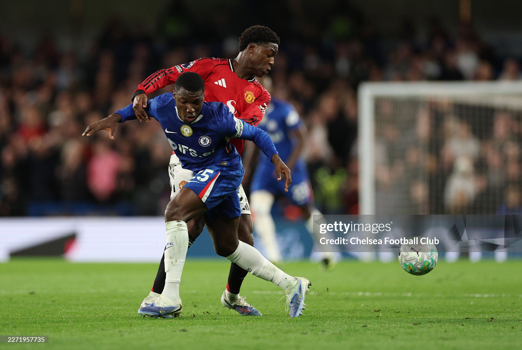 Mainoo trở lại đội hình chính và tạo ra ấn tượng mạnh mẽ