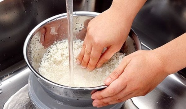 Một thói quen khi nấu cơm của nhiều người Việt đang làm sai mà không hề biết - 2