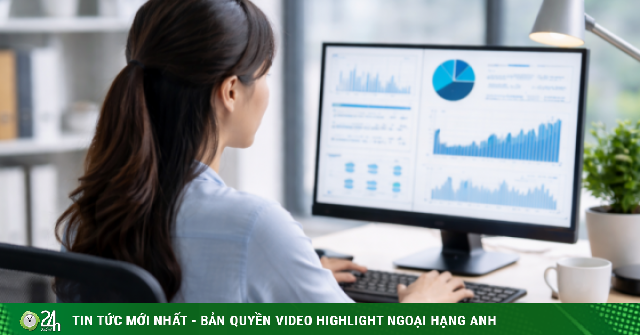 Ngồi máy tính 10 tiếng/ngày, người trẻ 'ngã gục' vì căn bệnh của người già