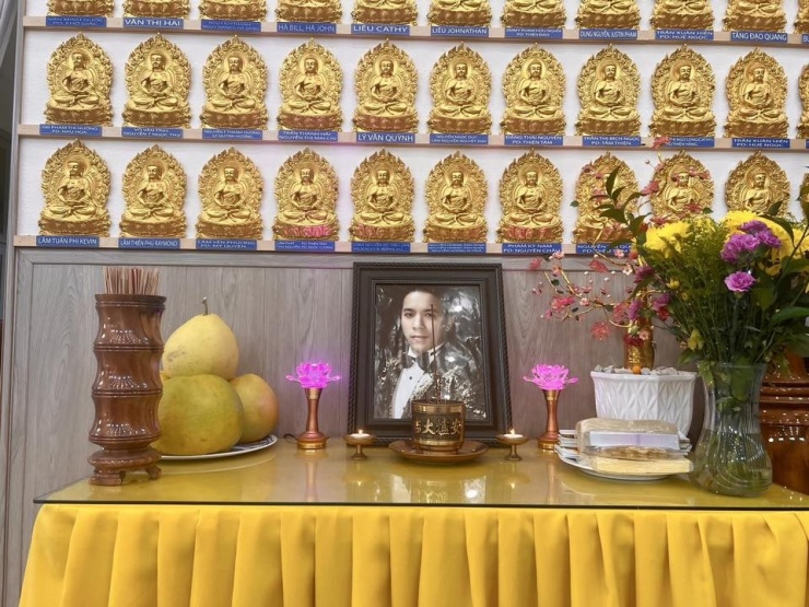 Ảnh sao 20/4: Thúy Hạnh sang Italy thăm con gái - 7