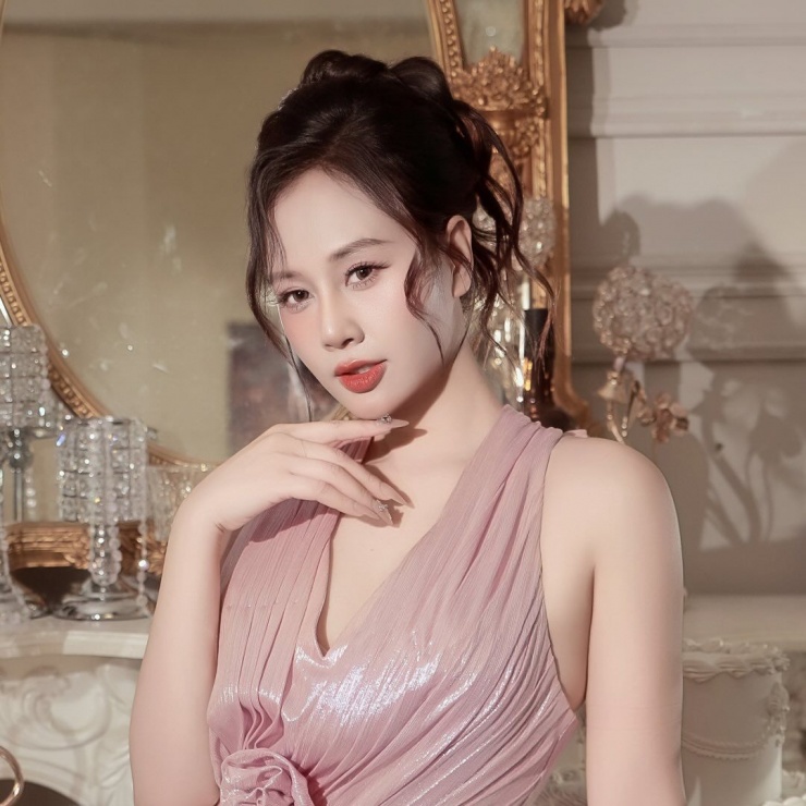 Nhan sắc Hà Thúy Anh sau 14 năm thi Giọng hát Việt - 13