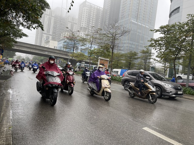 Theo dự báo thời tiết, miền Bắc tiếp tục có mưa do ảnh hưởng của không khí lạnh. Ảnh: T.H