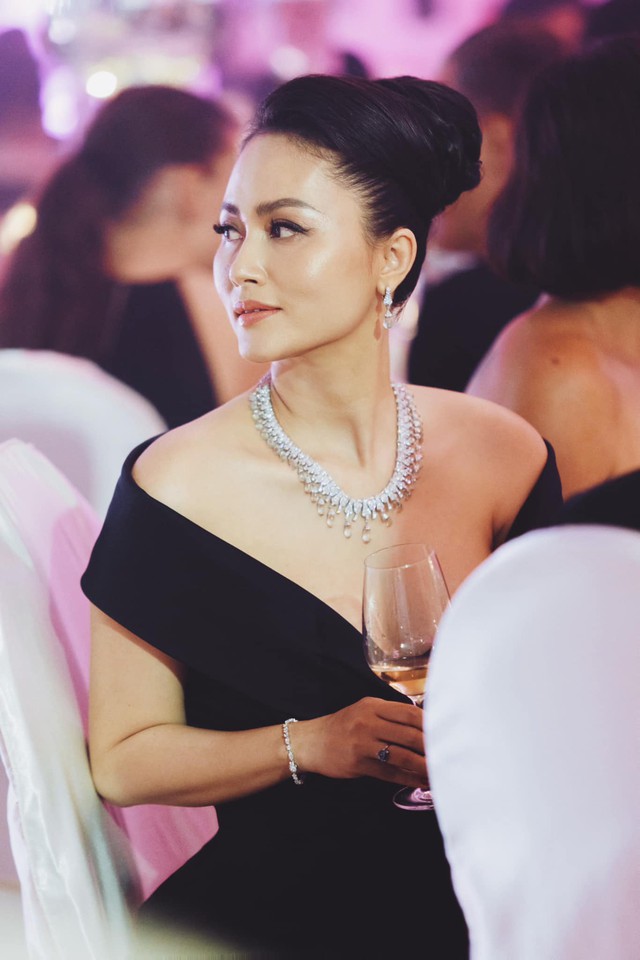 Mỹ nhân quê Bắc Ninh tuổi trung niên vào vai hoàng hậu trong phim cổ trang về vua Đinh có nhan sắc ra sao? - 8