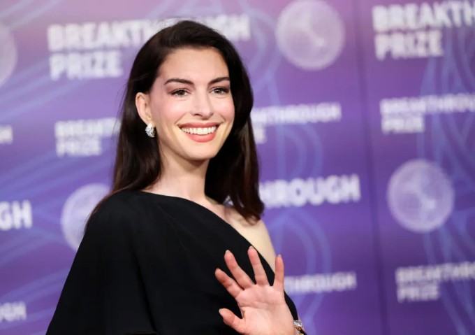 'Gái bốn con' Miranda Kerr khoe sắc vóc quyến rũ bên chồng tỷ phú - 10