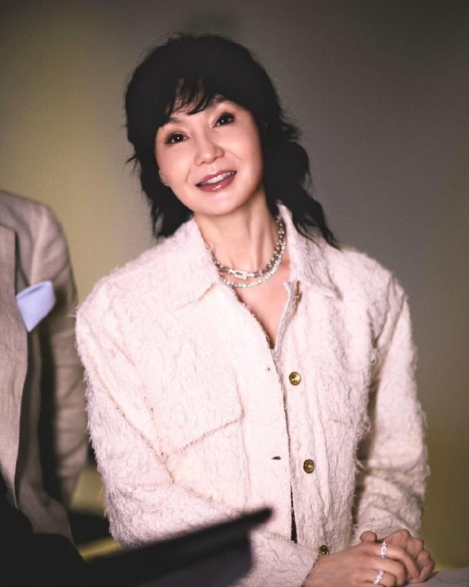 Trương Mạn Ngọc bị 'soi' vì gương mặt khác lạ - 2