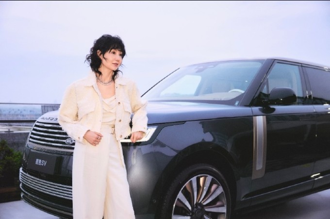 Trương Mạn Ngọc bị 'soi' vì gương mặt khác lạ - 4