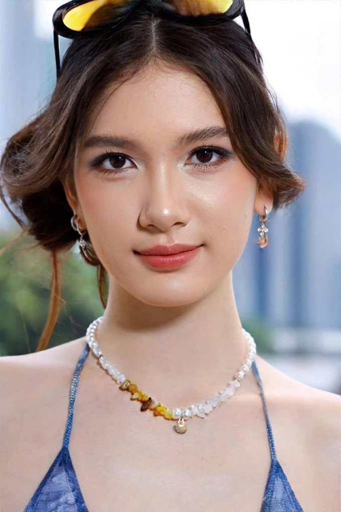 Vẻ ngoài xinh xắn của em gái Đặng Văn Lâm.