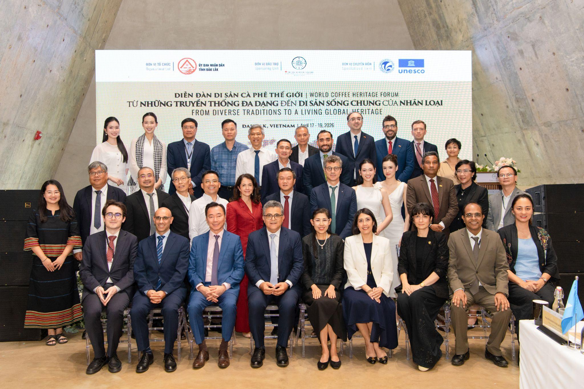 Phương Linh, Mỹ Anh kể câu chuyện “di sản sống” cà phê tại Buôn Ma Thuột - 7