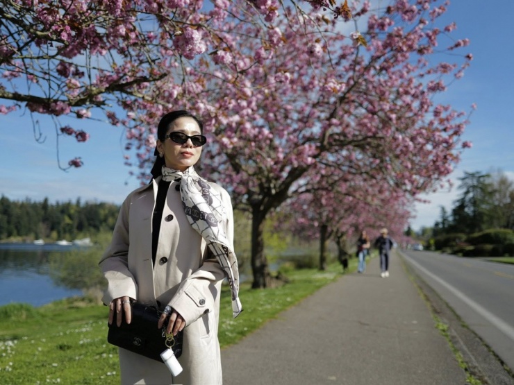 Ảnh sao 21/4: Nhã Phương muốn 'trọn đời nói nhiều' bên Trường Giang - 1