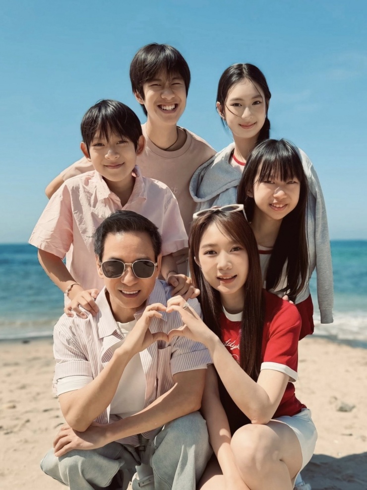 Ảnh sao 21/4: Nhã Phương muốn 'trọn đời nói nhiều' bên Trường Giang - 5