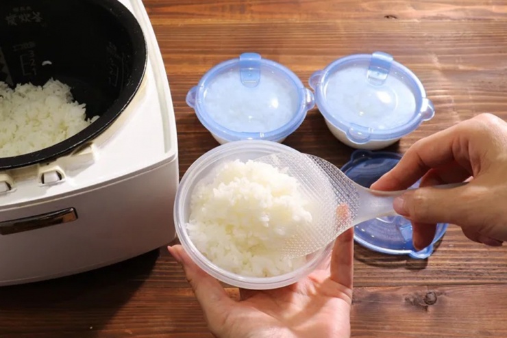 Cất cơm trong tủ lạnh ăn dần - 3